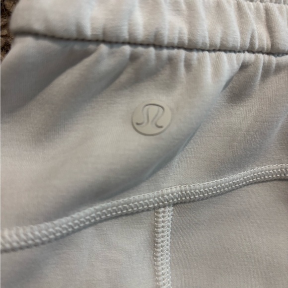 Lululemon Softstreme Shorts - Picture 5 of 6